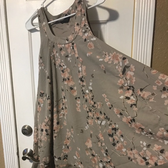 Beautiful  PRINT DRESS - Picture 3 of 5